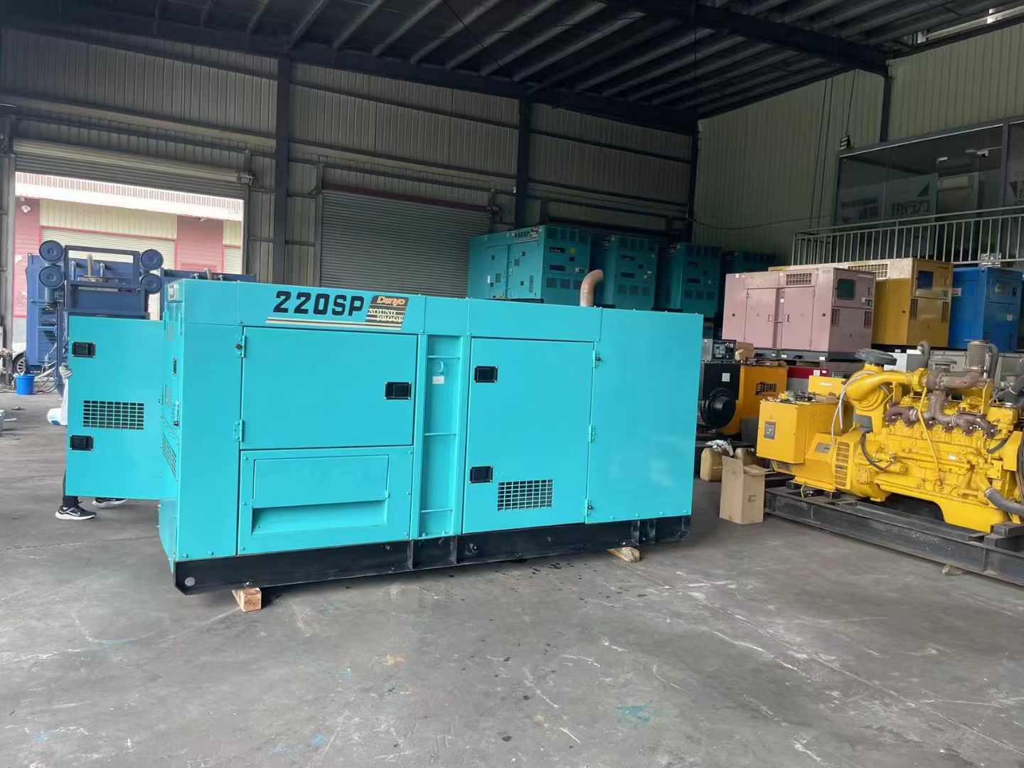 白马井镇800kW 柴油发电机的输出电流波动范围是多少？