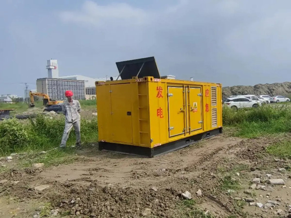 白马井镇200KW柴油发电机机组每小时的油耗量受哪些因素影响？