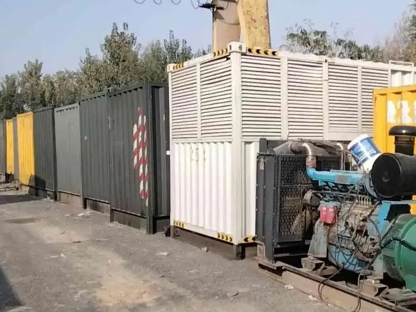 白马井镇200KW柴油发电机机组每小时油耗是多少？